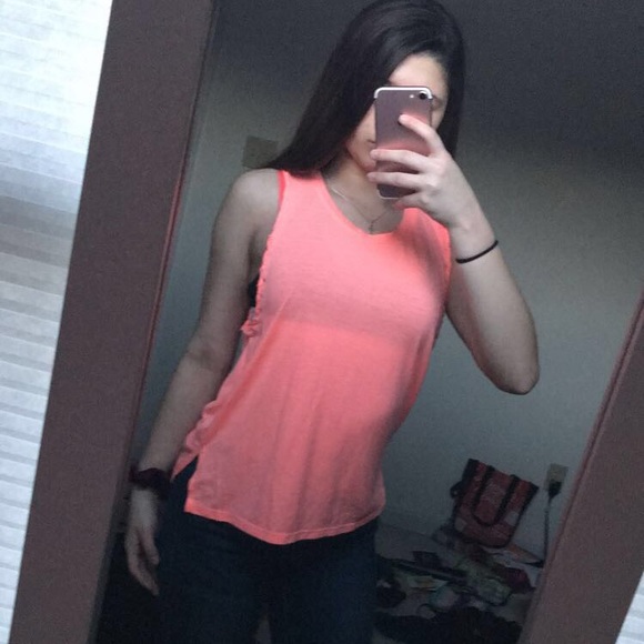 Pink Tank - Picture 2 of 2